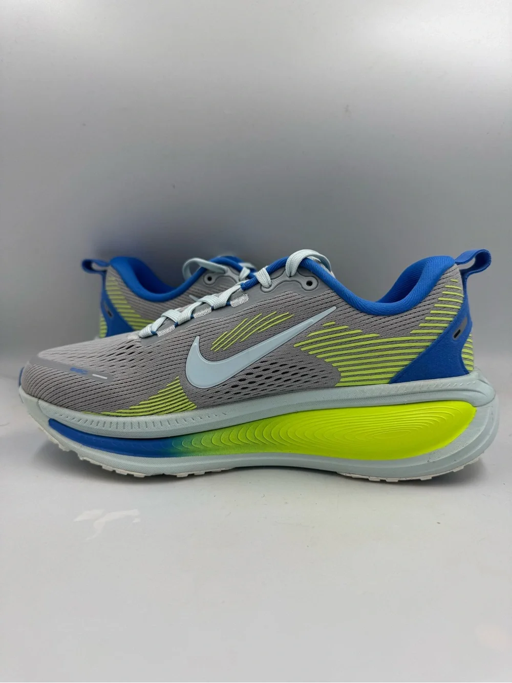 Nike Vomero 18 NBY By You Smoke Grey Game Royal Volt BRAND NEW Size 6.5 Women